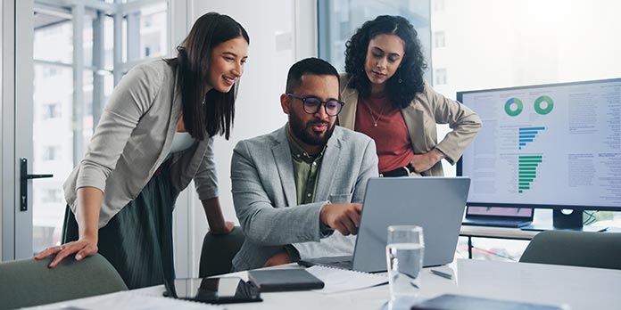Entwicklung der KI - Team im Büro